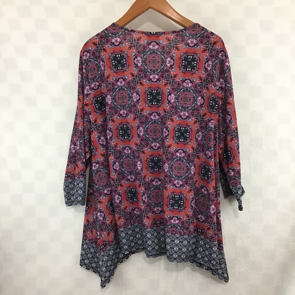 Ruby Rd Woman Plus 3X Medallion Tunic Top Rhinestone Scoop Neck 3/4 Sleeve Red - Picture 5 of 6